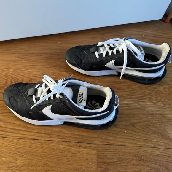 Nike Air Max Pre-Day Black Sneakers - Picture 9 of 9